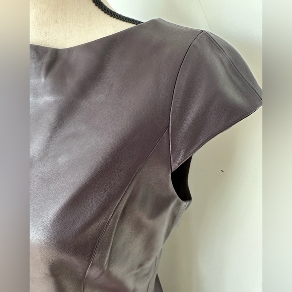Worth New York Women’s Genuine Leather Cap Sleeve Sheath Dress Dark Purple SZ 6 - Picture 2 of 8